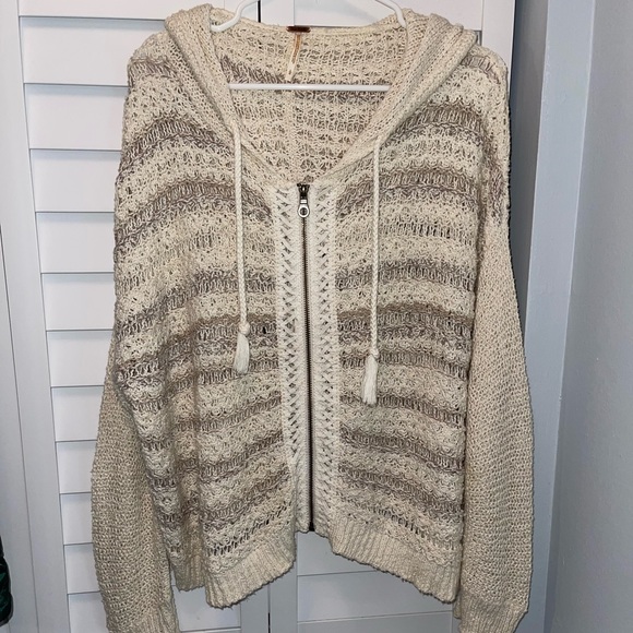 Free People sweater - Picture 1 of 3